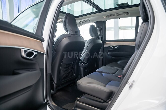 Volvo XC90-12