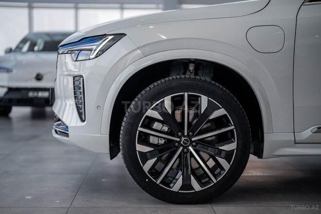 Volvo XC90-9