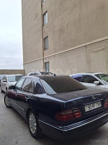 Mercedes E 270 2002, 469,076 km - 2.7 l - Xırdalan