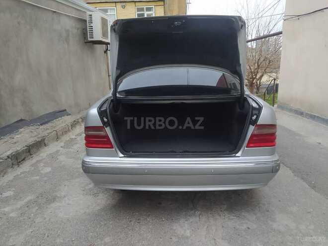 Mercedes E 240 2000, 295,124 km - 2.4 l - Bakı