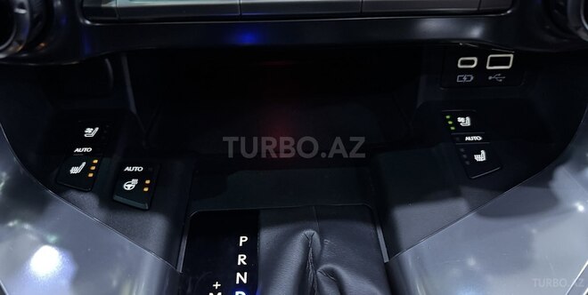Lexus LX 500d-18