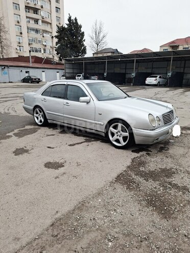 Mercedes E 240 1998, 421,000 km - 2.4 l - Bakı