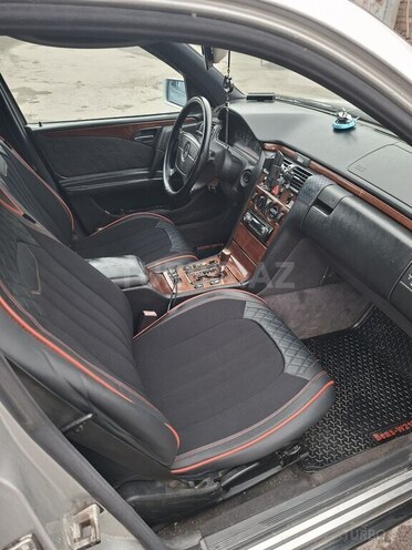 Mercedes E 240 1998, 421,000 km - 2.4 l - Bakı