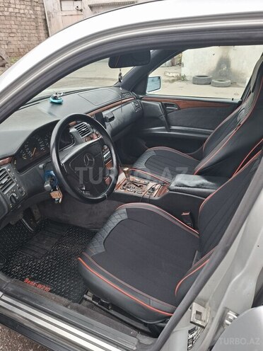 Mercedes E 240 1998, 421,000 km - 2.4 l - Bakı