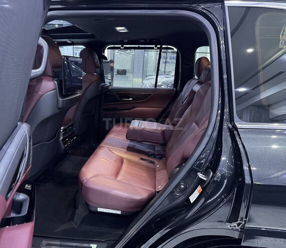 Lexus LX 500d-14