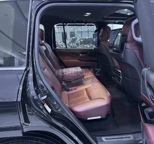 Lexus LX 500d-13