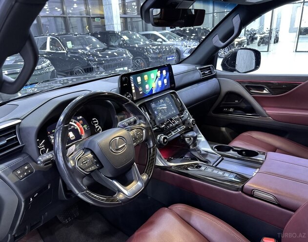 Lexus LX 500d-9