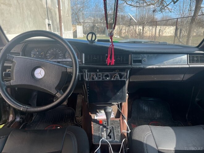 Mercedes 190 1990, 873,833 km - 2.0 л - Salyan