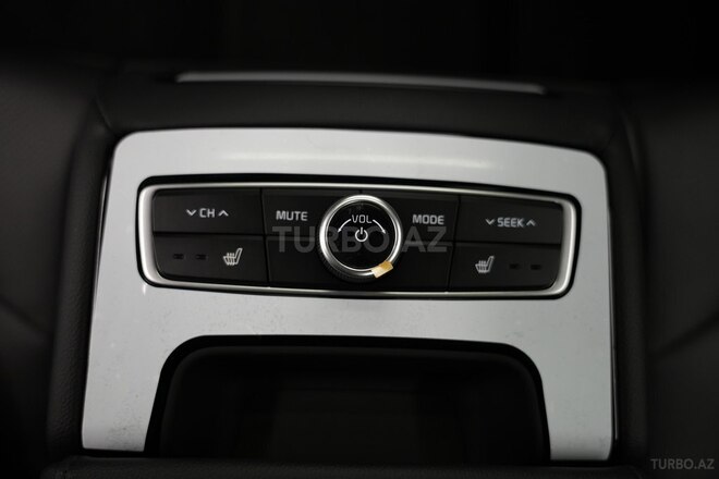 Kia K5-10