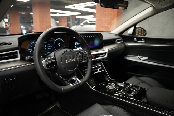 Kia K5-4