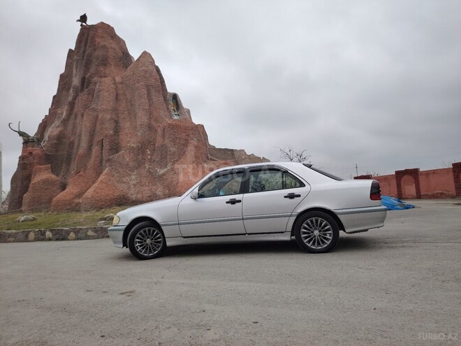 Mercedes C 220 1995, 458,000 km - 2.2 l - Xaçmaz