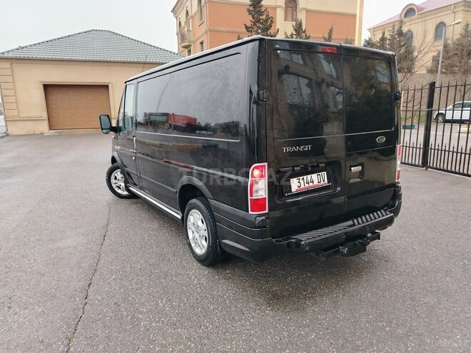 Ford Transit-5