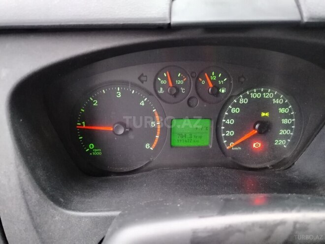 Ford Transit-11