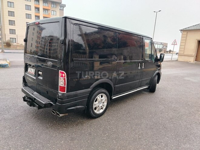 Ford Transit-9