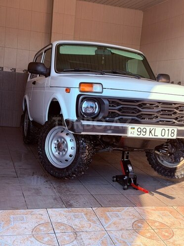 LADA (VAZ) Niva 2010, 215,000 km - 1.7 l - Göyçay