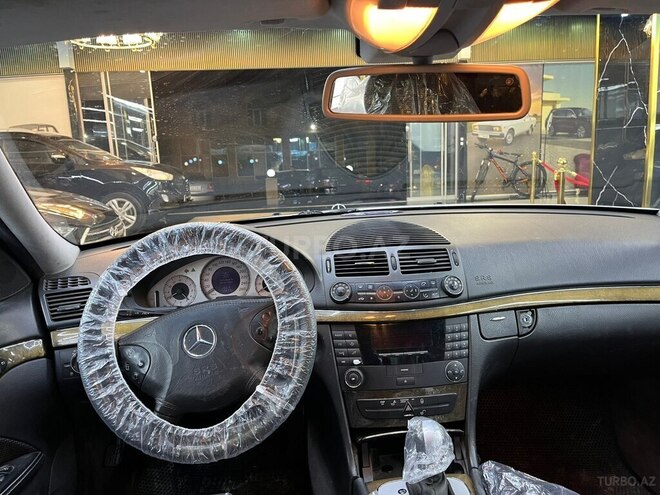 Mercedes E 240-3