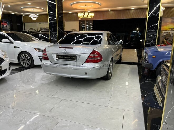 Mercedes E 240-2