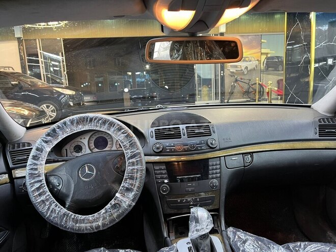 Mercedes E 240-5