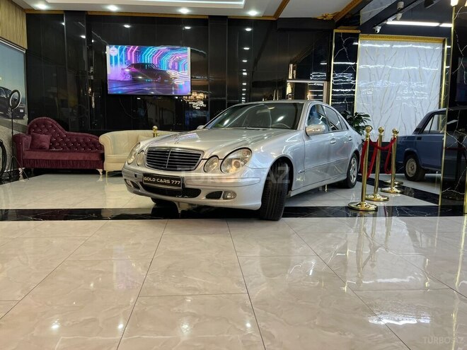 Mercedes E 240-11