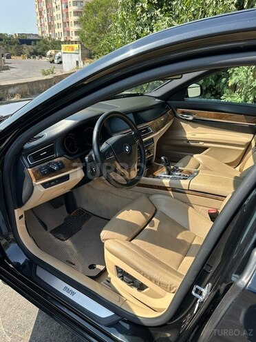 BMW 750-9