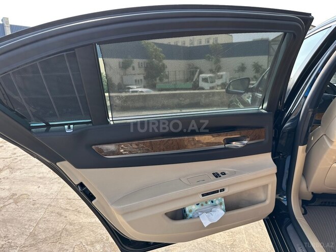 BMW 750-12