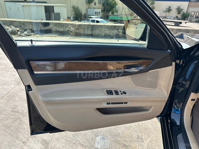 BMW 750-13