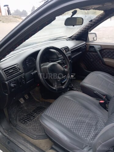 Opel Vectra 1992, 250,000 km - 1.6 l - Sumqayıt