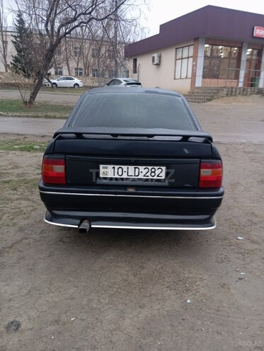 Opel Vectra 1992, 250,000 km - 1.6 l - Sumqayıt