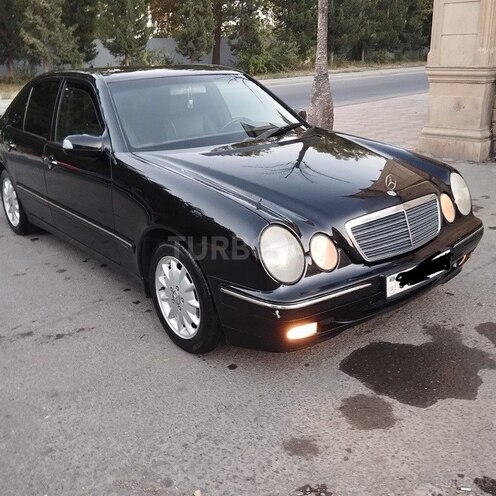 Mercedes E 240-2