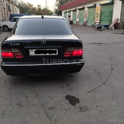 Mercedes E 240-3
