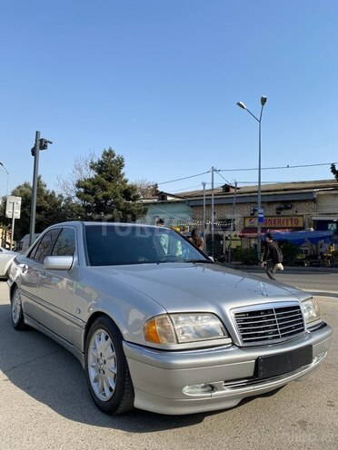 Mercedes C 200-1