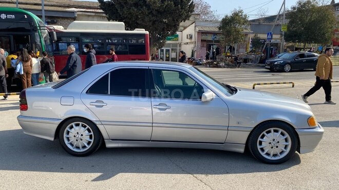 Mercedes C 200-10