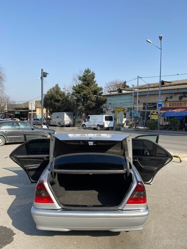 Mercedes C 200-17