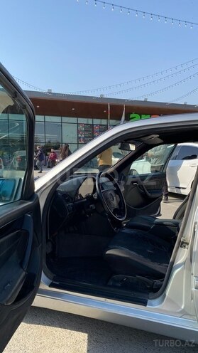 Mercedes C 200-11