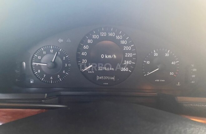 Mercedes E 220 2006, 346,000 km - 2.2 l - Salyan