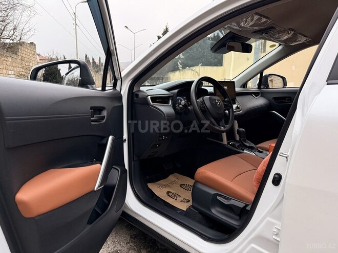 Toyota Corolla Cross 2024, 32,568 km - 2.0 l - Bakı