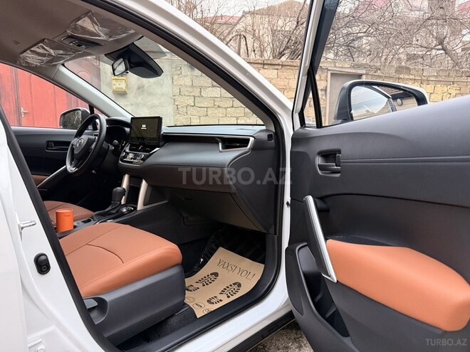 Toyota Corolla Cross 2024, 32,568 km - 2.0 l - Bakı
