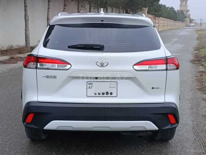 Toyota Corolla Cross 2024, 33,000 km - 2.0 л - Bakı
