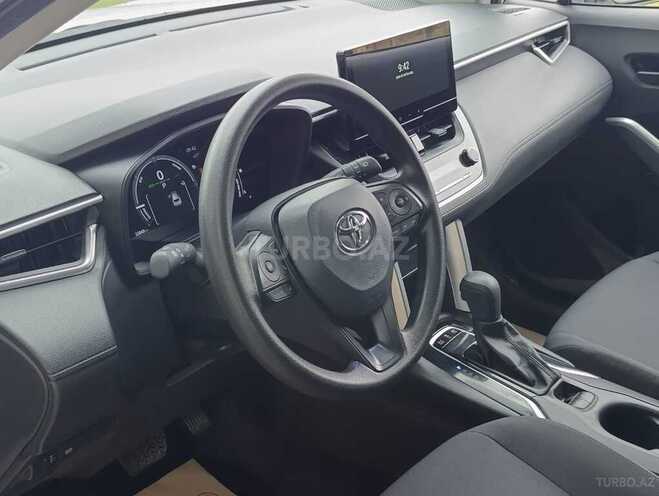 Toyota Corolla Cross 2024, 33,000 km - 2.0 л - Bakı