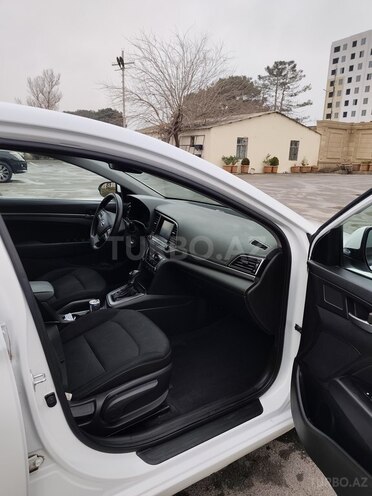 Hyundai Elantra 2018, 212,433 km - 2.0 л - Bakı