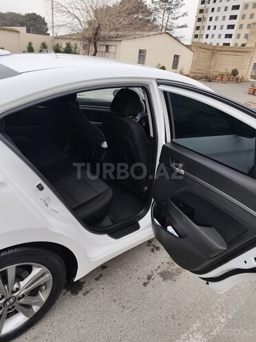 Hyundai Elantra 2018, 212,433 km - 2.0 л - Bakı