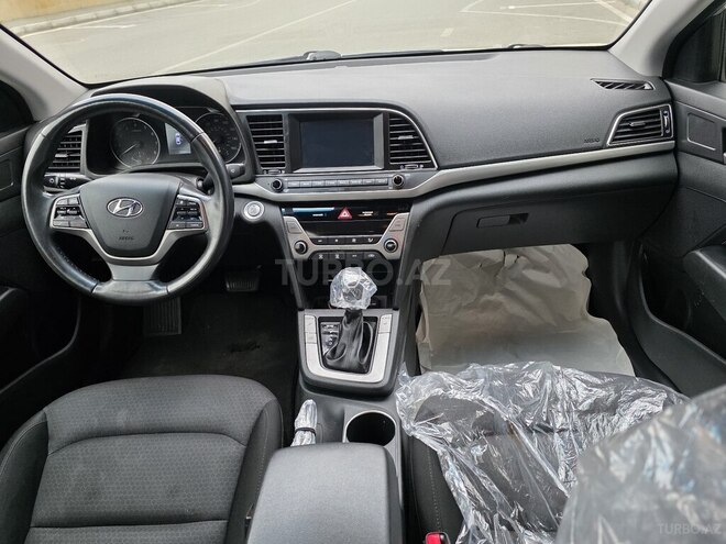 Hyundai Elantra 2018, 136,000 km - 2.0 l - Bakı