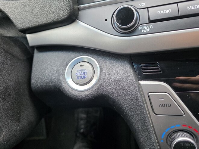 Hyundai Elantra 2018, 136,000 km - 2.0 l - Bakı
