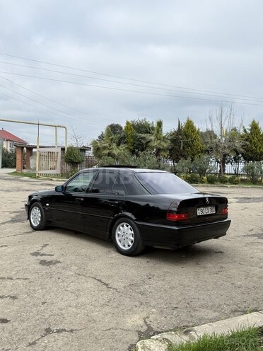 Mercedes C 240 1999, 320,000 km - 2.4 л - Bakı
