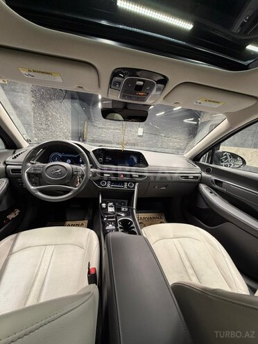 Hyundai Sonata-12