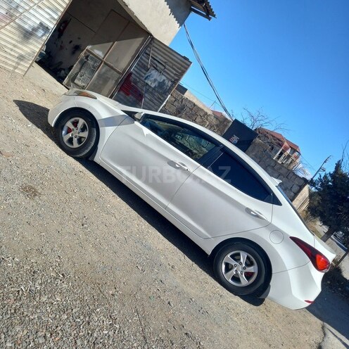 Hyundai Elantra 2015, 253,819 km - 1.8 l - Bakı