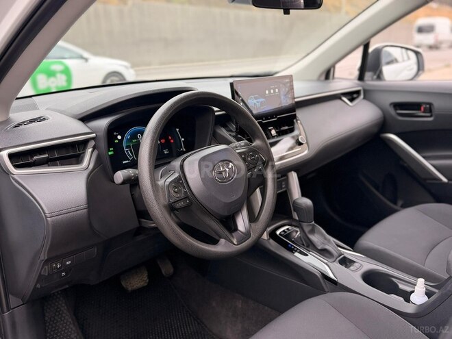 Toyota Corolla Cross 2025, 30,000 km - 2.0 l - Bakı