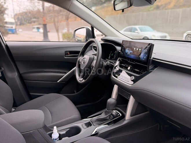 Toyota Corolla Cross 2025, 30,000 km - 2.0 l - Bakı