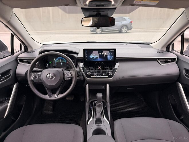 Toyota Corolla Cross 2025, 30,000 km - 2.0 l - Bakı