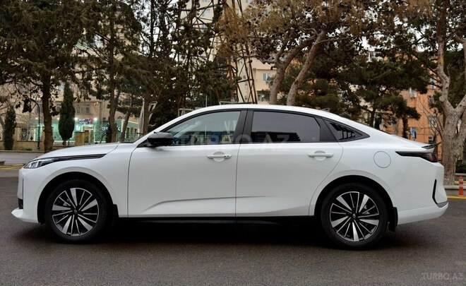 Changan Qiyuan A05 2025, 14,000 km - 1.5 л - Bakı